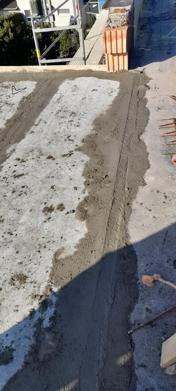 Fasády, lešení a práce na objektu